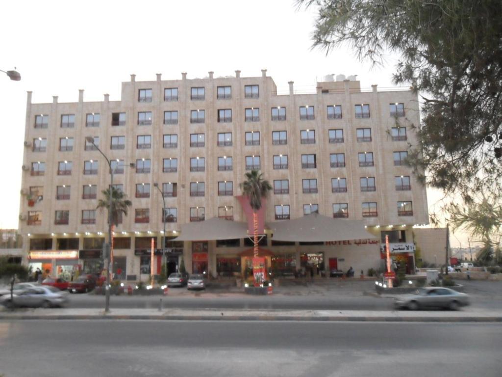 Yellow Rose Hotel Amman Buitenkant foto